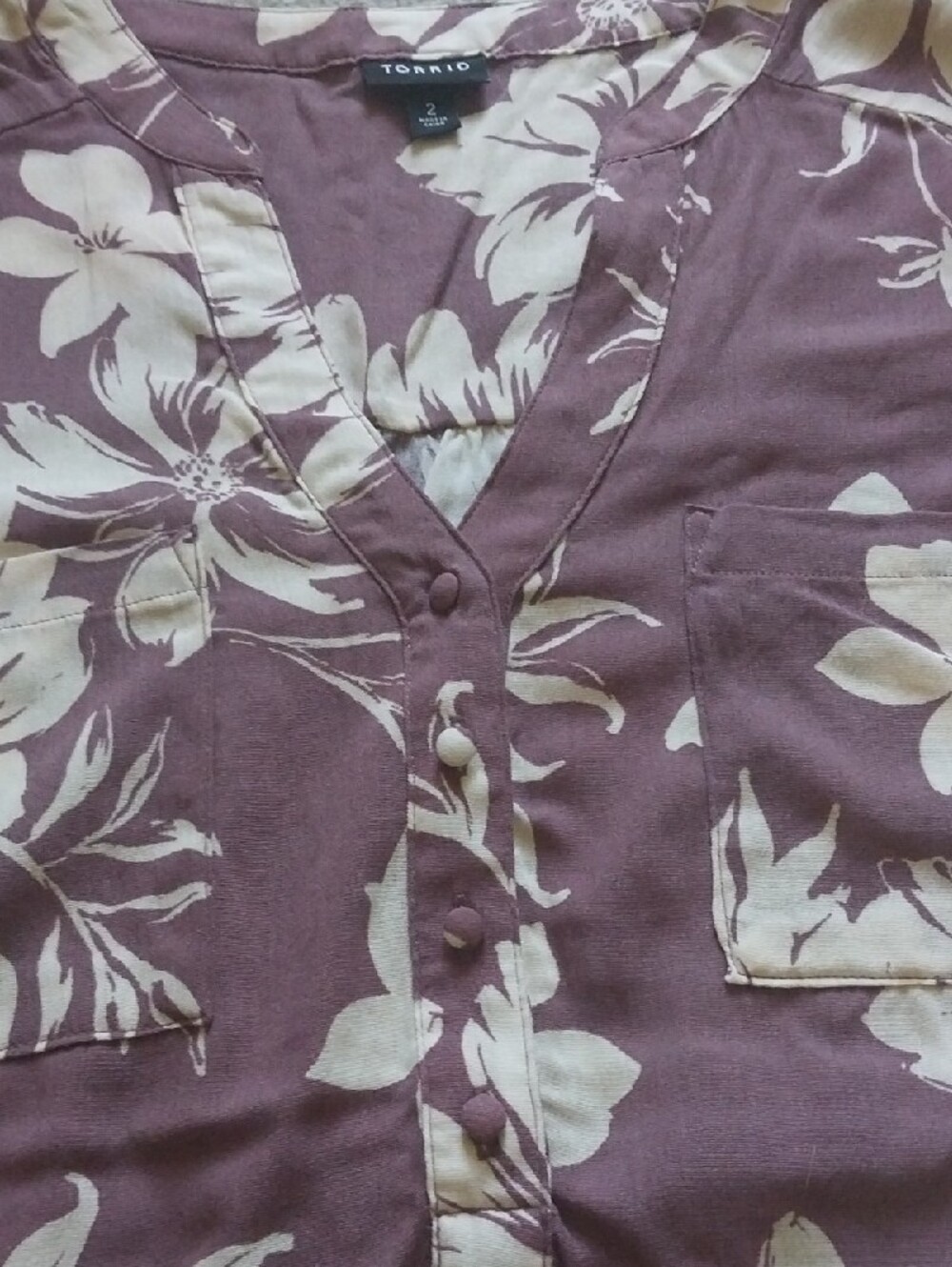 Torrid Mauve Floral Sleeveless V-Neck Blouse - Picture 2 of 4